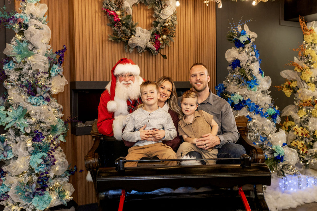 🎄December 12TH | 🎅Photo Minis & Supper with Santa 📸